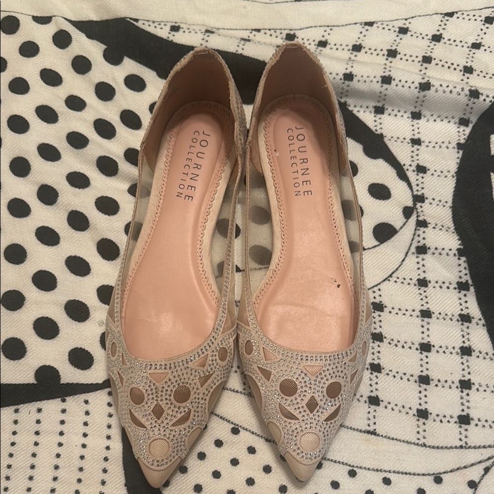 Journee Collection Cream Cut-Out Flats